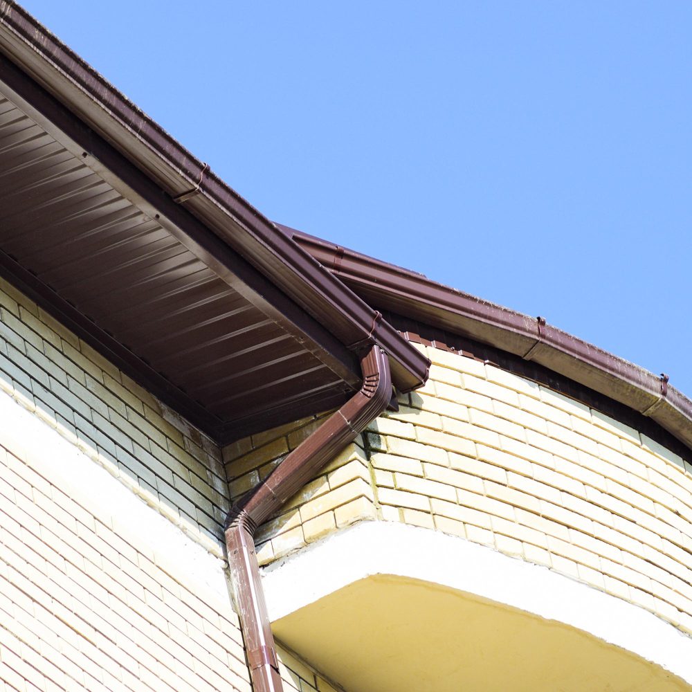 Seamless-Gutters-amish-roofing